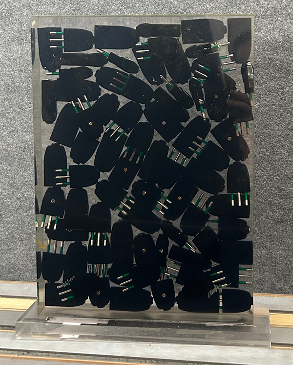 FERNANDEZ ARMAN, "Spine in resina", 2005