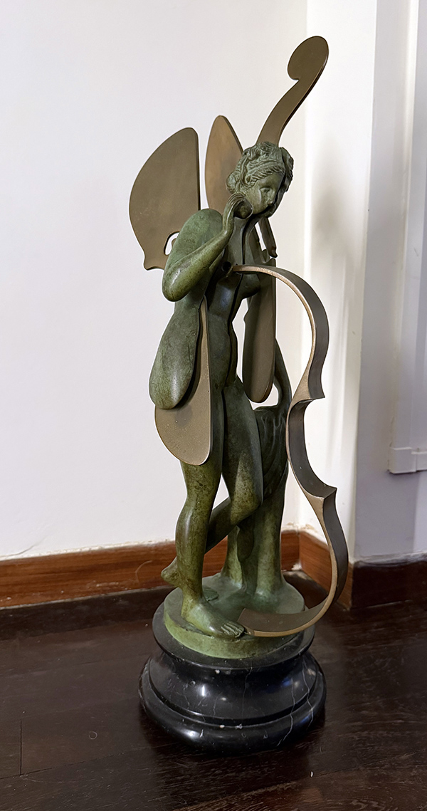 FERNANDEZ ARMAN, "Venere con il violino"